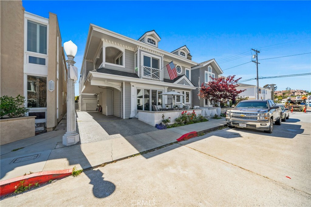 327 Amethyst Avenue  Newport Beach CA 92662 photo