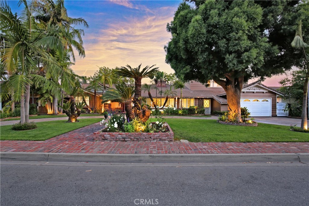 Property Photo:  9122 Gainford Street  CA 90240 
