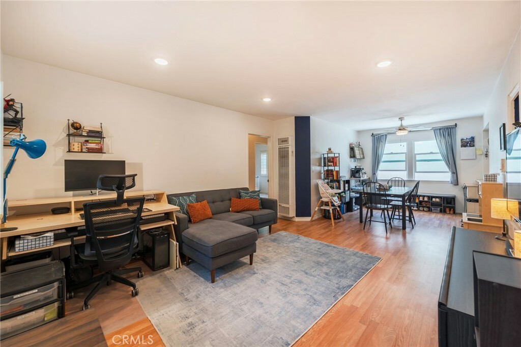 Property Photo: 5835 Bowcroft Street 2 CA 90016