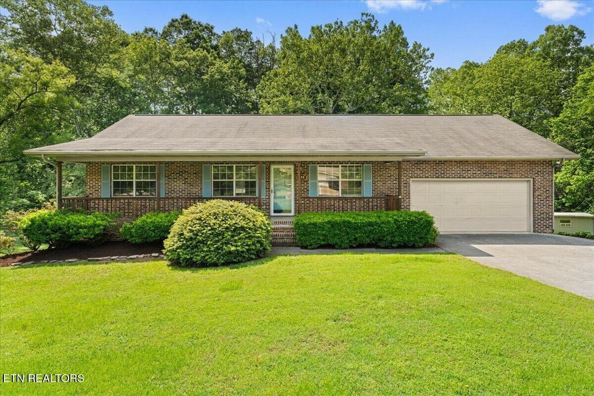 Property Photo: 309 Kimberlin Heights Rd TN 37920