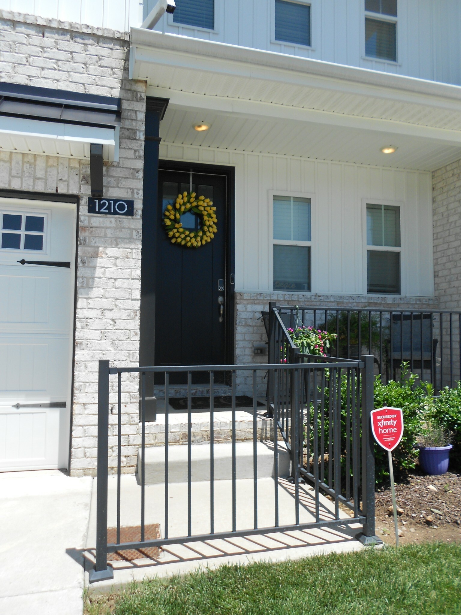 Property Photo: 1210 Hayloft Pl TN 37066