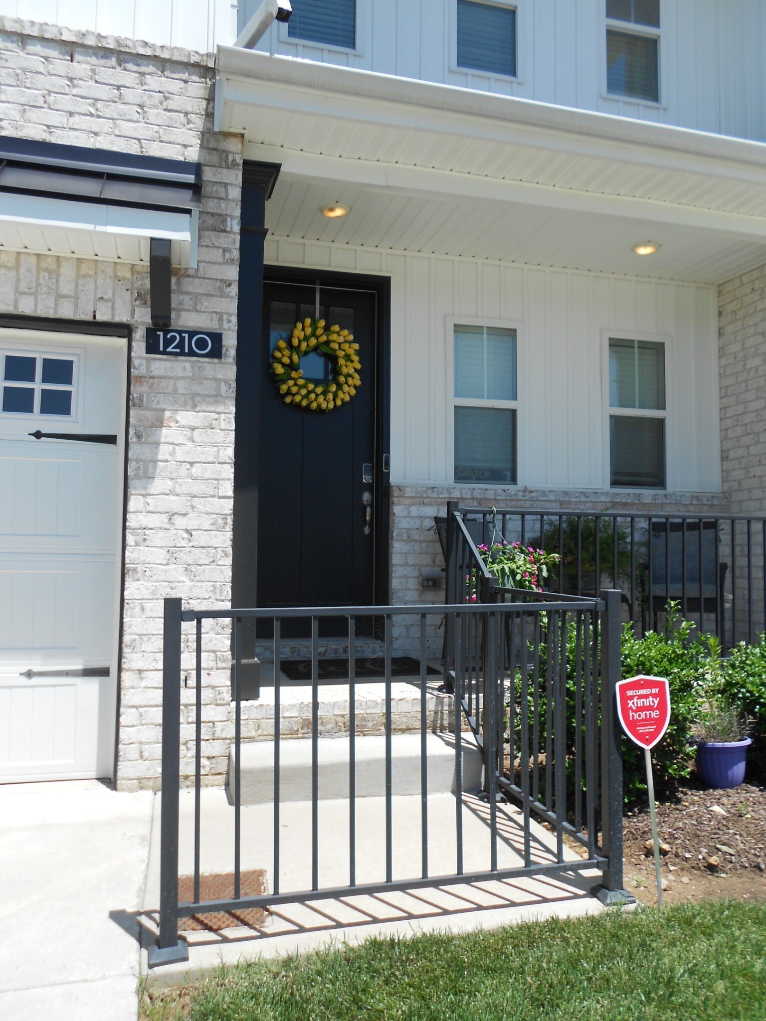 Property Photo: 1210 Hayloft Pl TN 37066