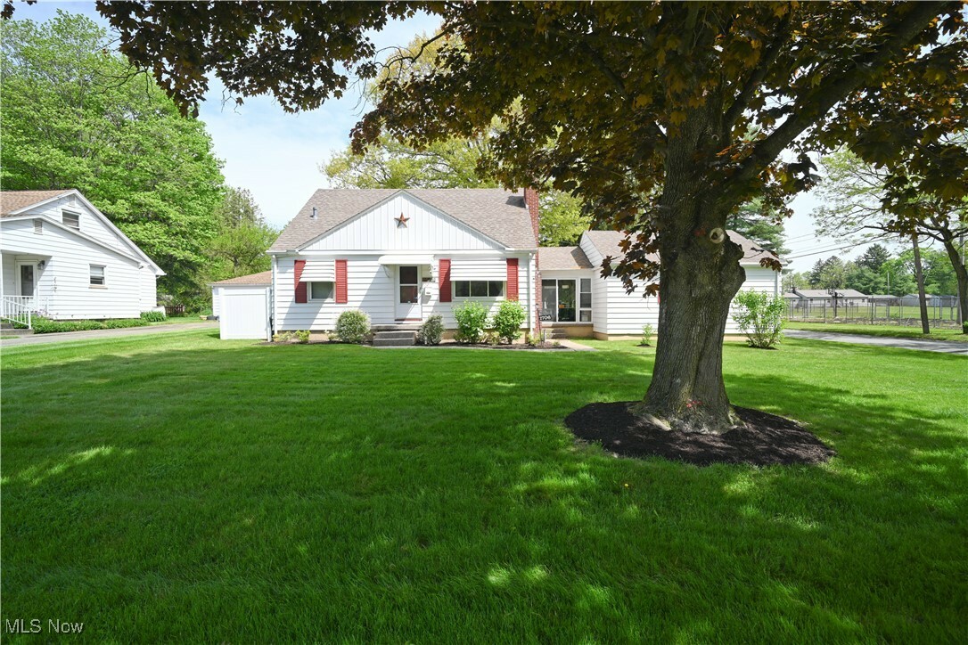 Property Photo: 1706 McCollum Road OH 44509