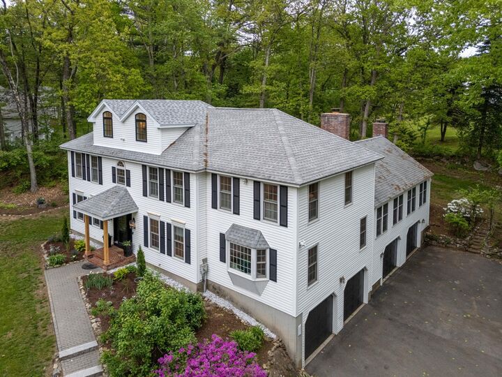 Property Photo:  4 Rockwood Lane  NH 03053 