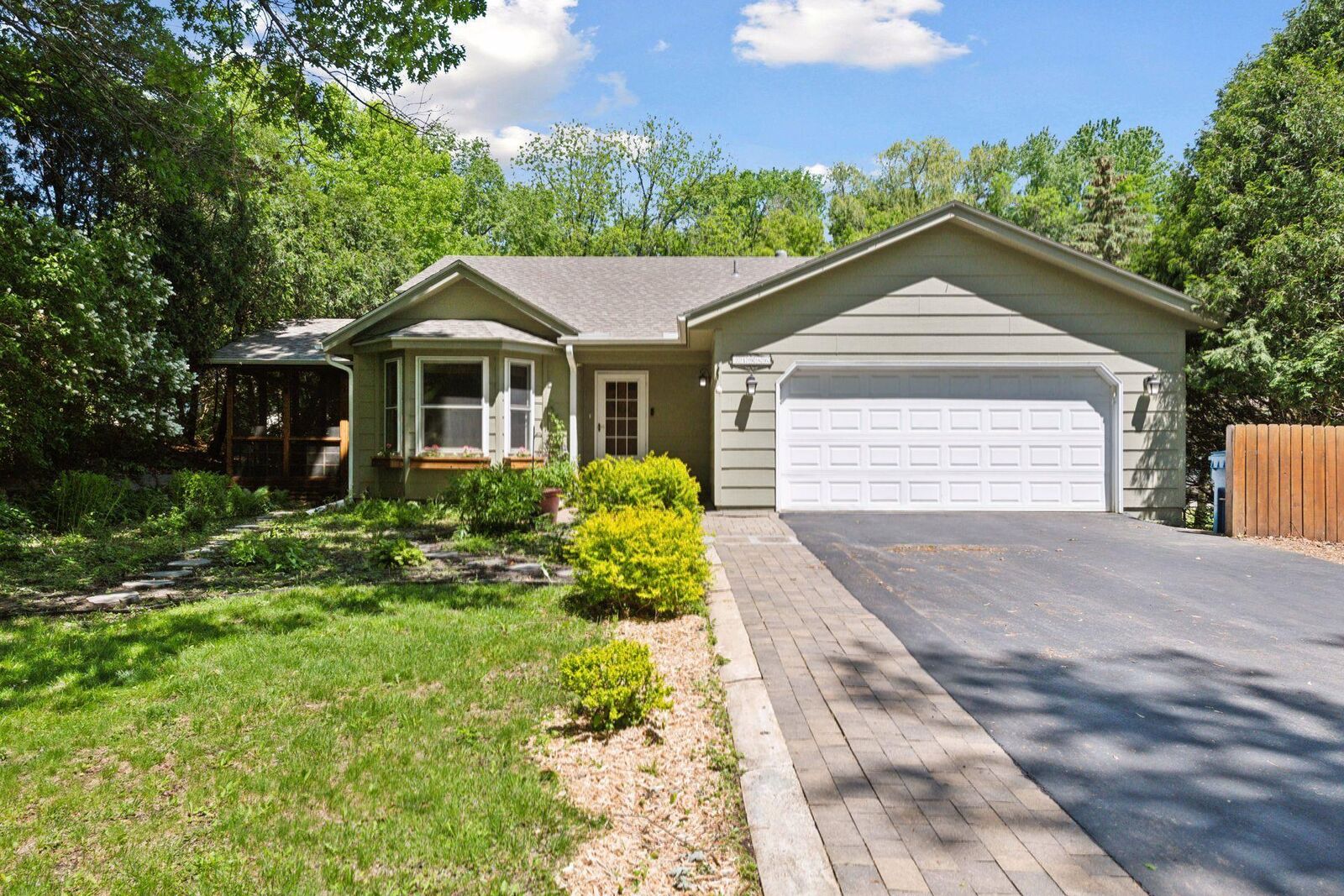 Property Photo: 21986 Bracketts Road MN 55331