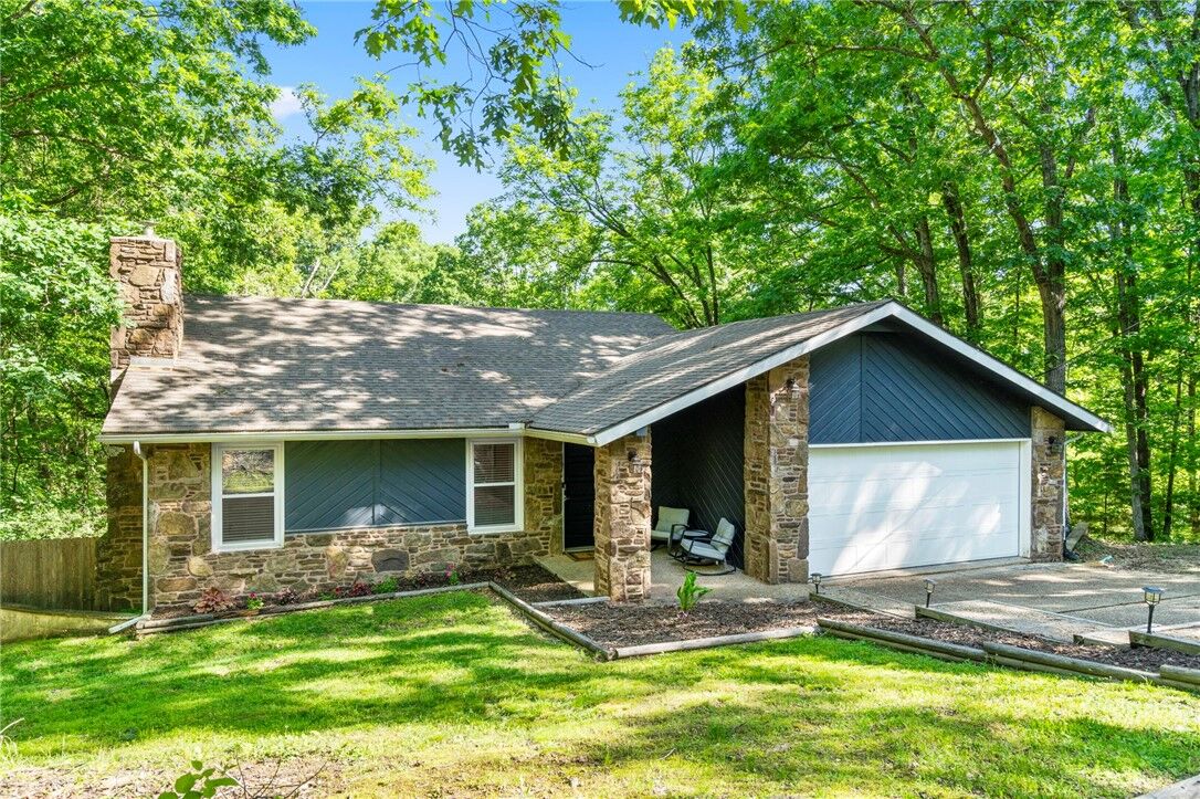 Property Photo:  2 Perry Lane  AR 72715 