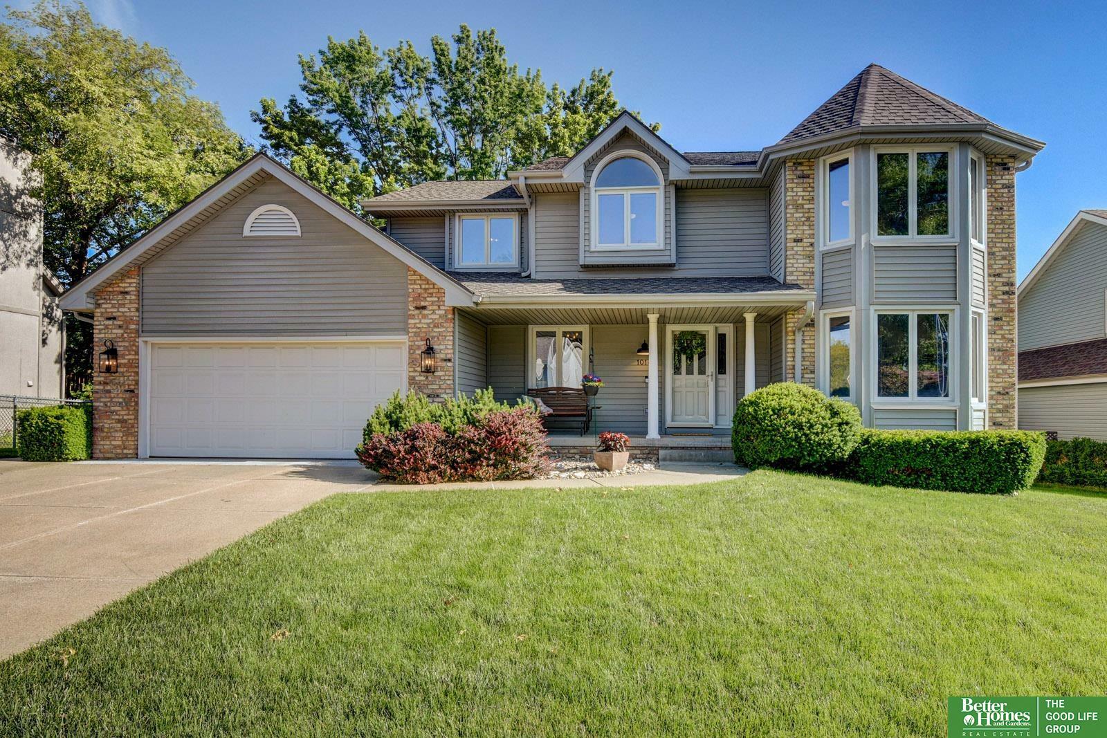 Property Photo: 1014 Hickory Hill Road NE 68046