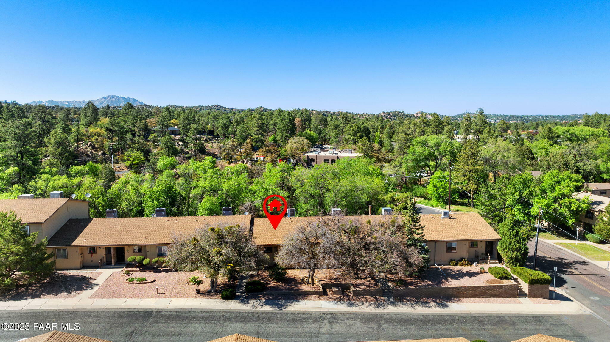 Property Photo: 1608 Canada Crescent AZ 86303