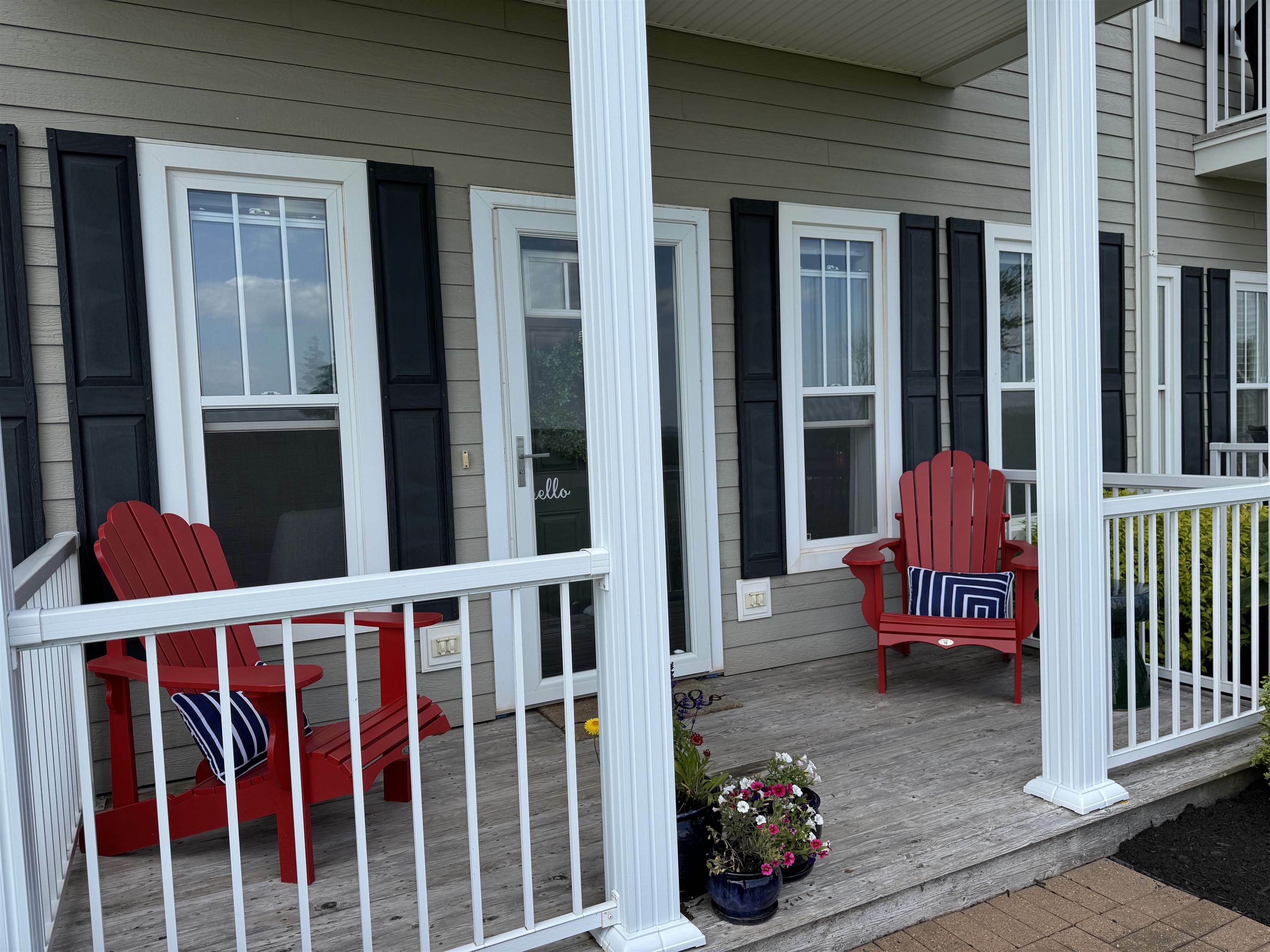 Property Photo: 392 Mackenzie Drive PE C1N 4J8