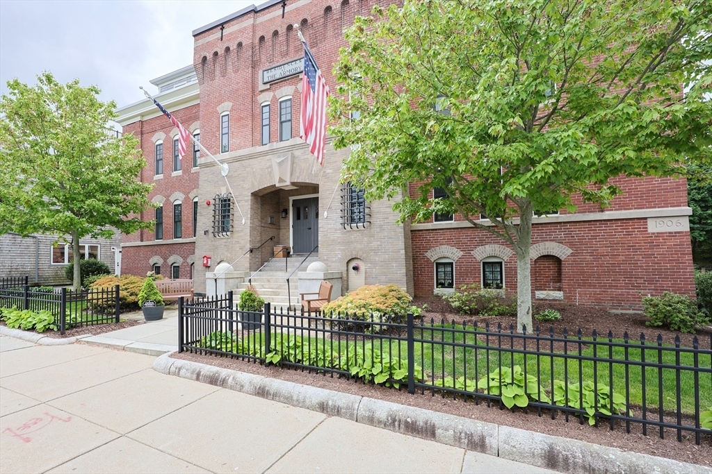 Property Photo: 76 Court 12 MA 02360