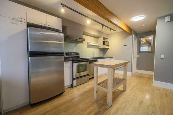 Property Photo: 2044 35 Avenue SW 1 AB T2T 2E1