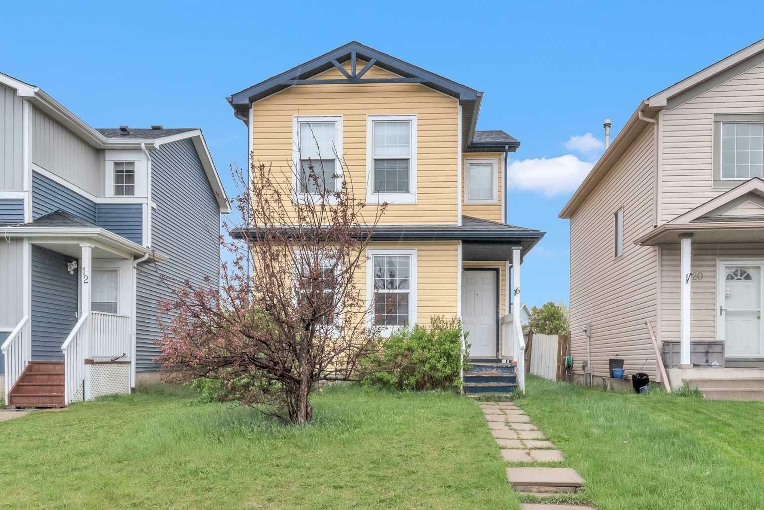 Property Photo: 16 Martin Crossing Bay NE AB T3J 3Y1