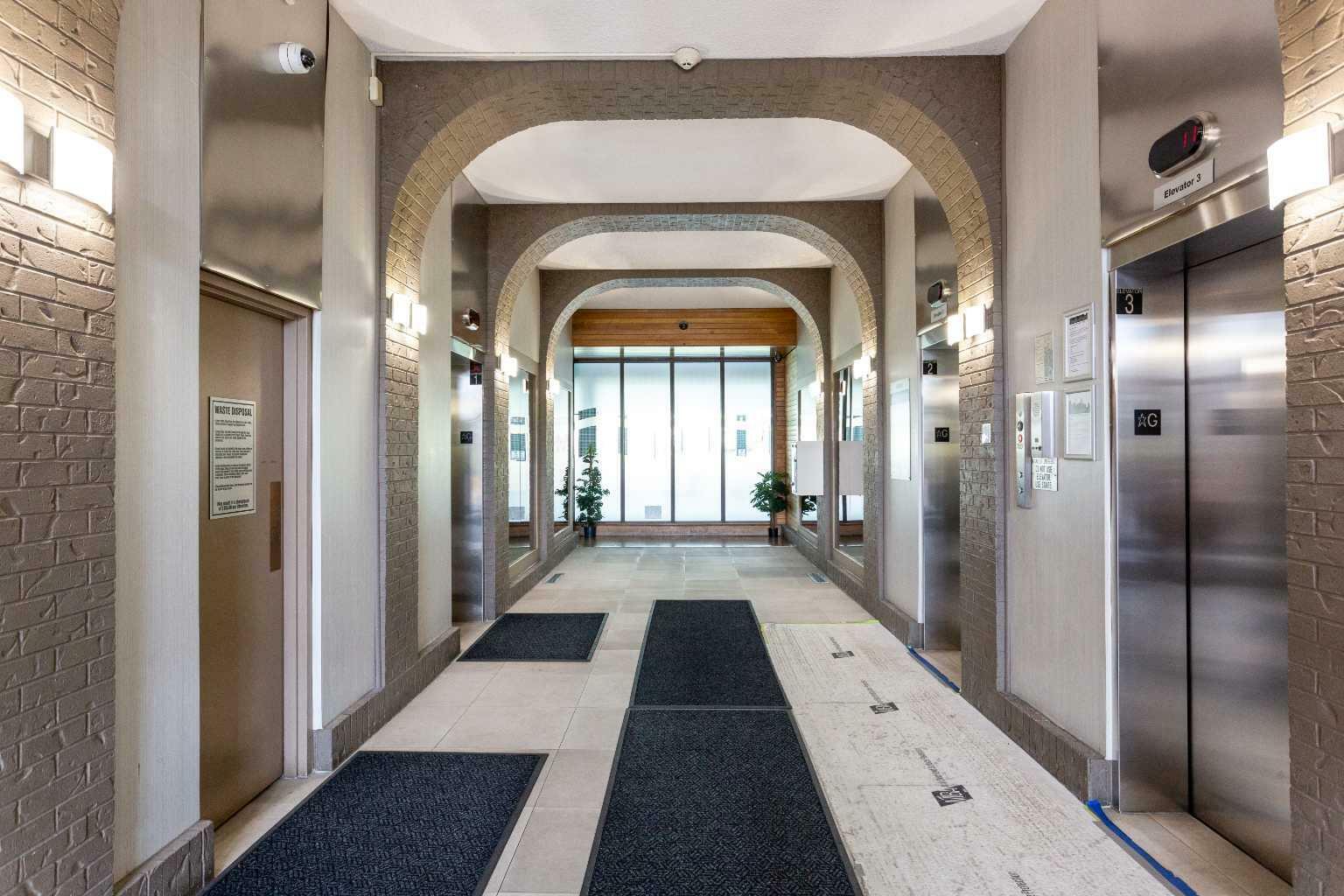 Property Photo:  4944 Dalton Drive NW 208  AB T3A 2E6 