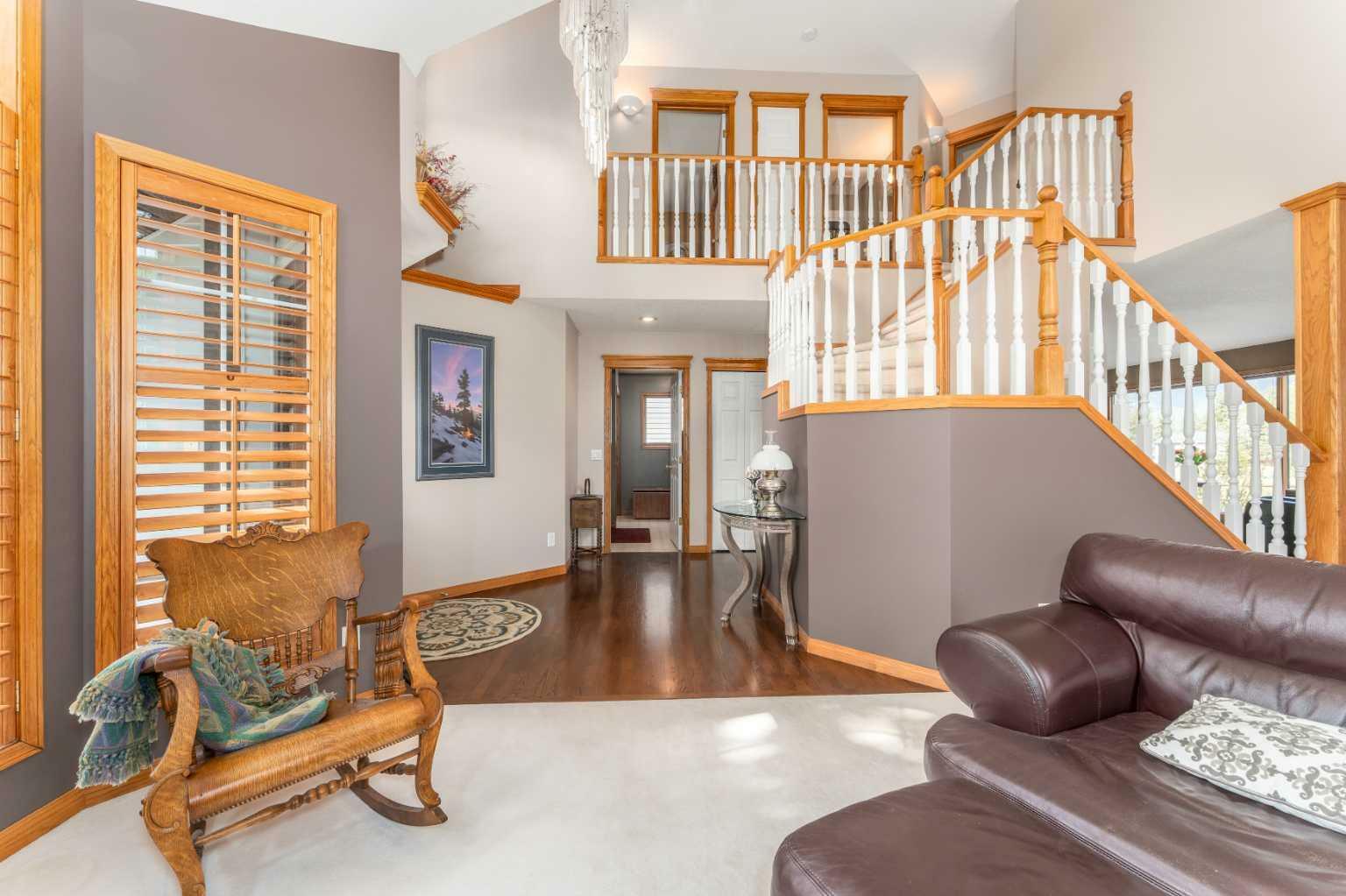 Photo de la propriété: 530 Grotto Road AB T1W 1J2