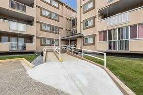 Property Photo: 22 Park Meadows Drive SE 202 AB T1B 4E8