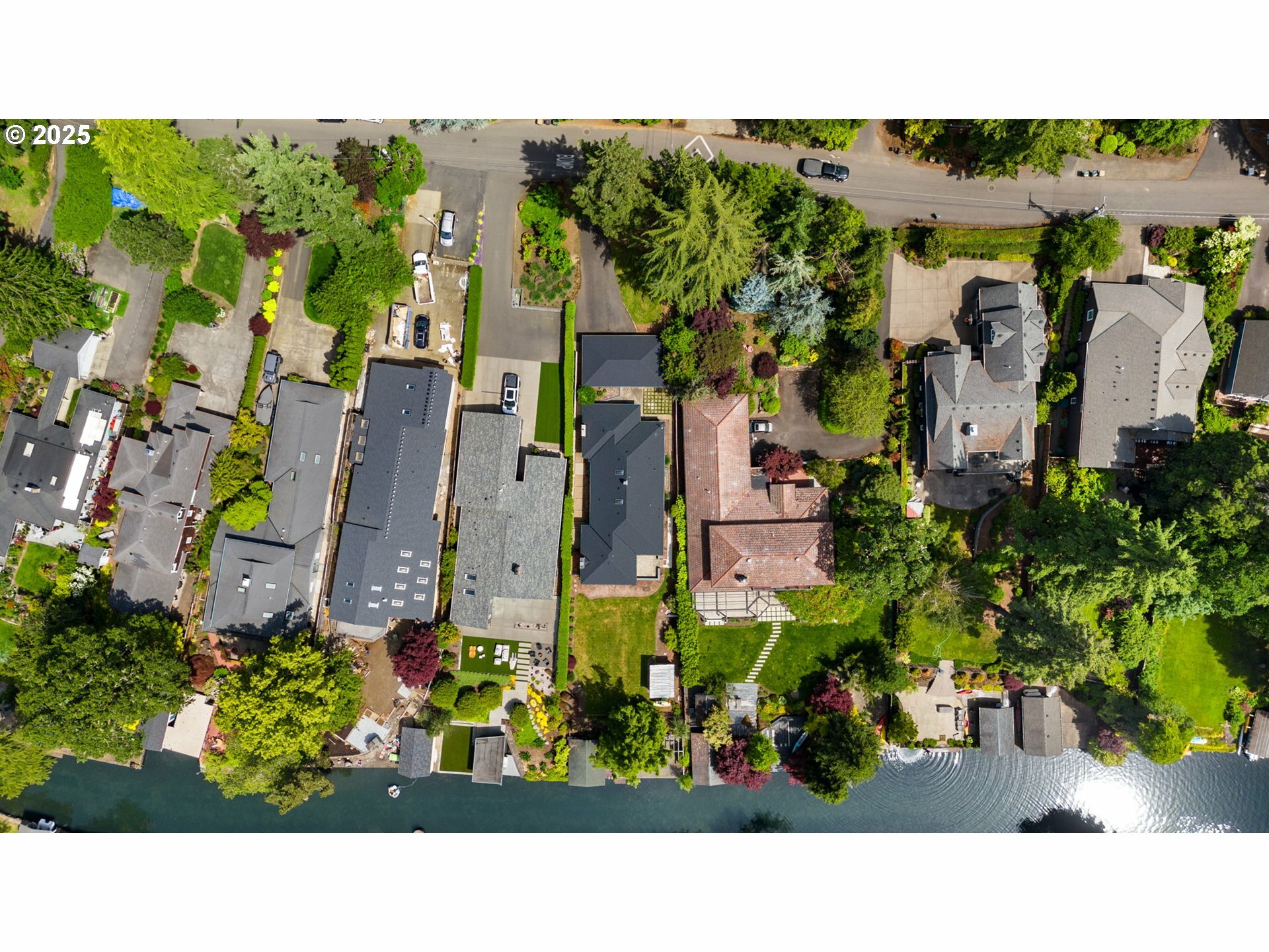 Property Photo: 17787 Kelok Rd OR 97034