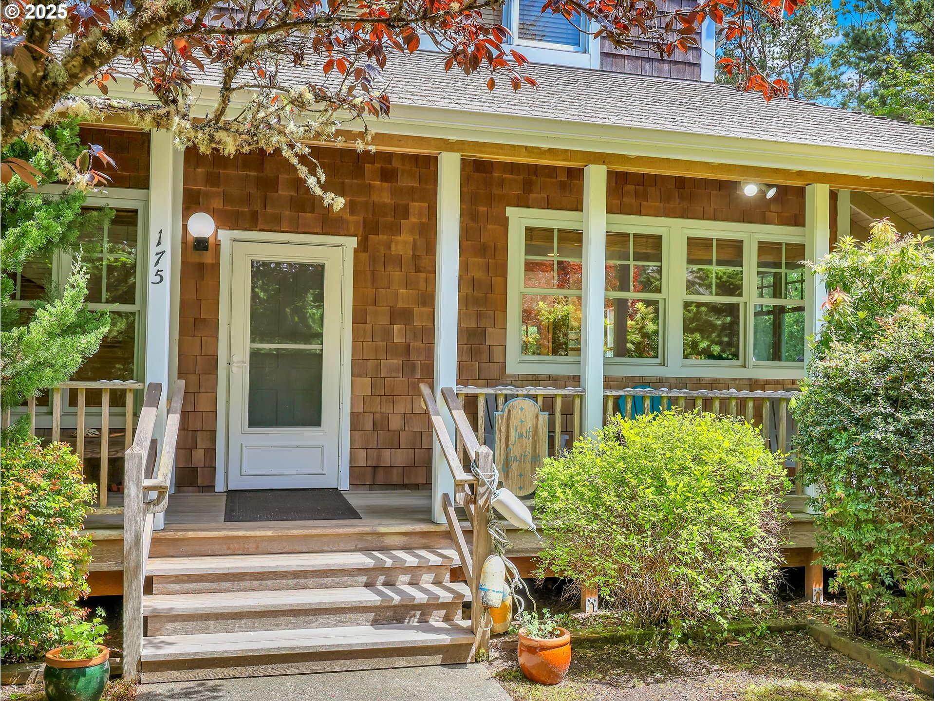 Property Photo:  175 S Marion Ave  OR 97138 