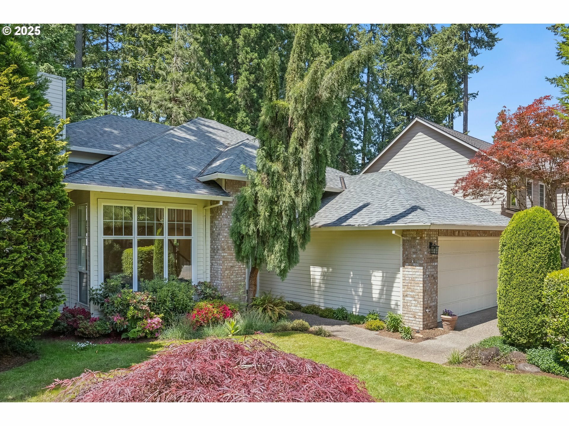 Property Photo: 7770 SW Kingfisher Way OR 97224
