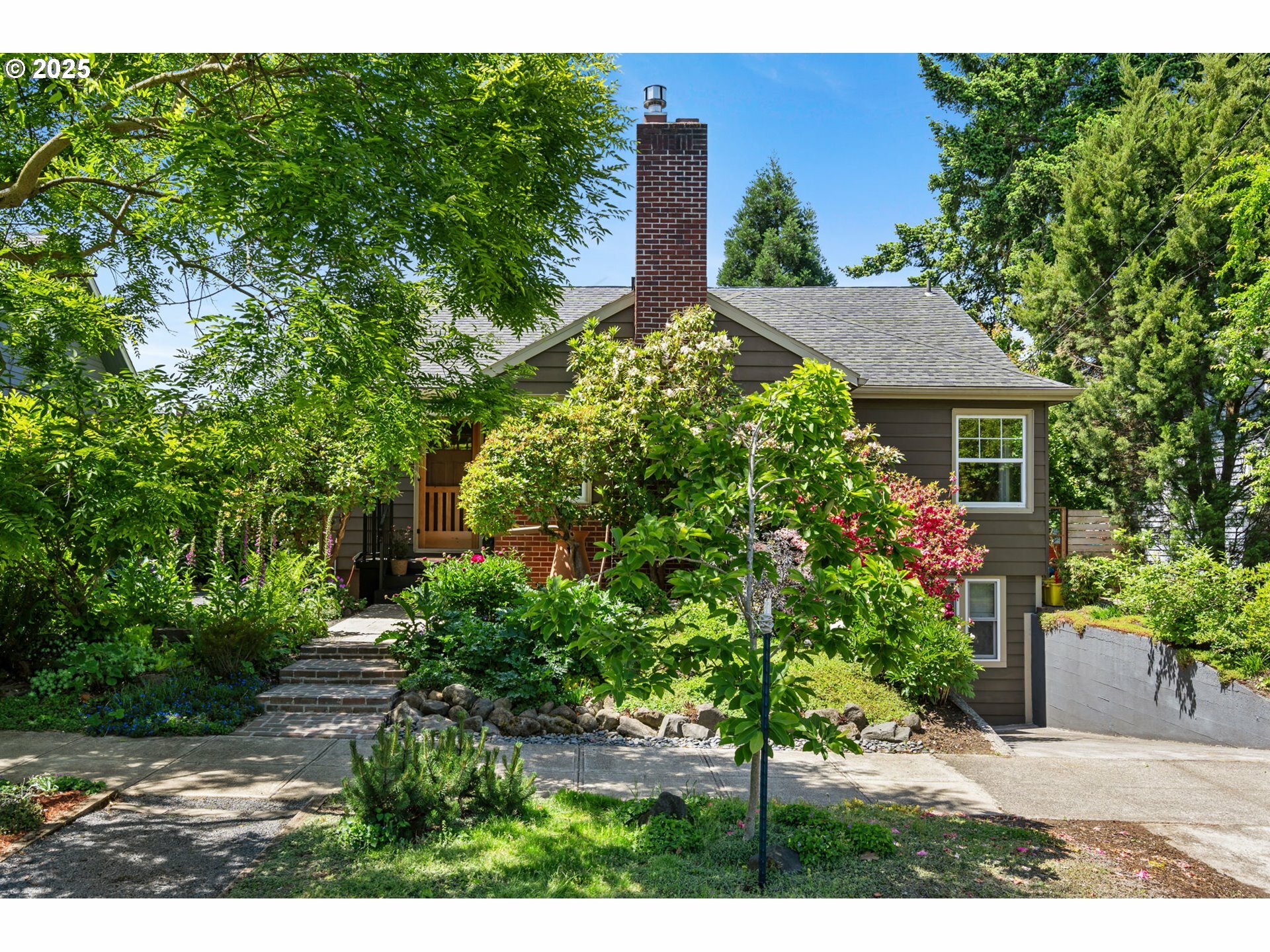 Property Photo: 6905 N Fenwick Ave OR 97217