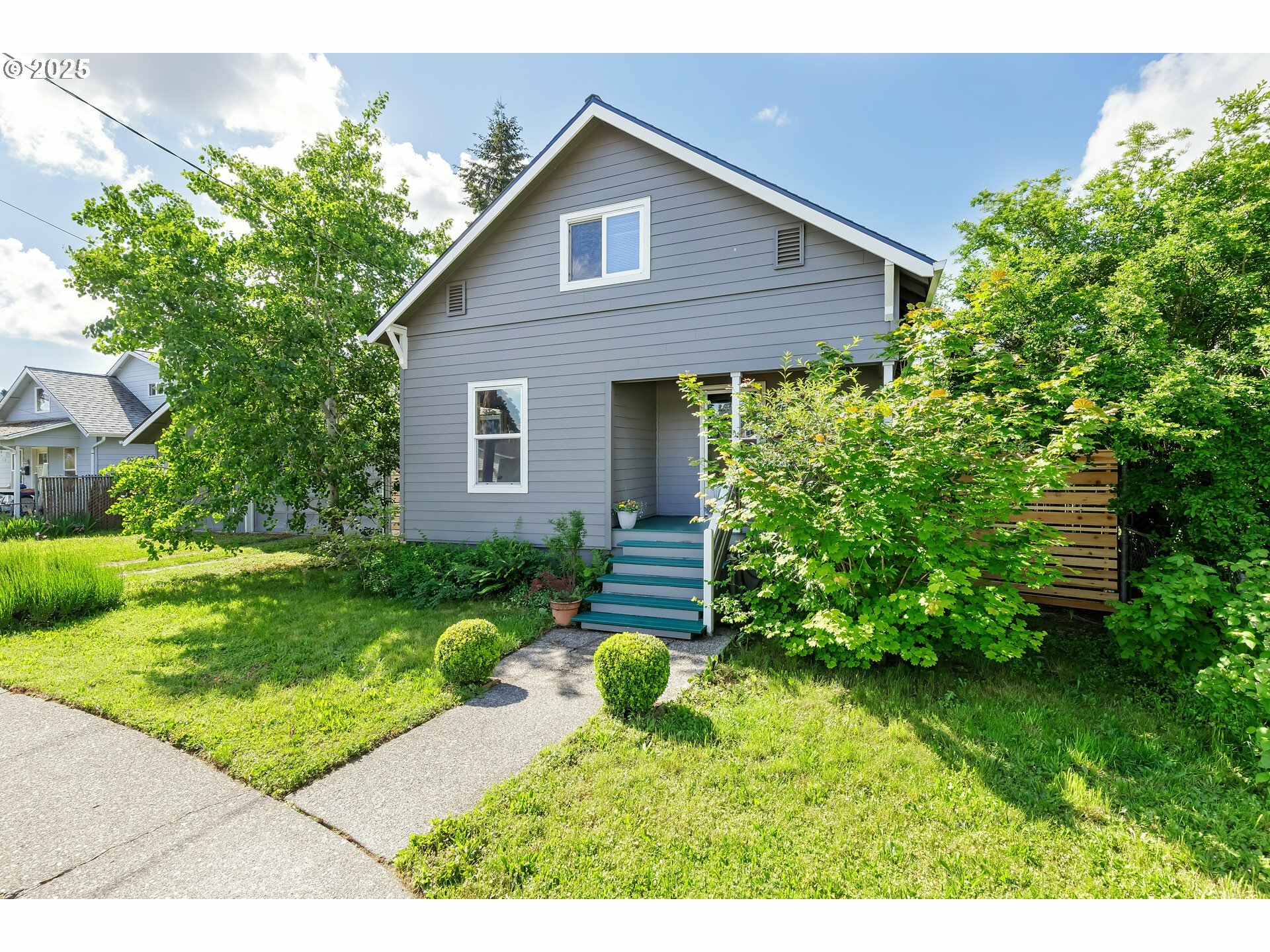 Property Photo: 9620 SE Ellis St OR 97266