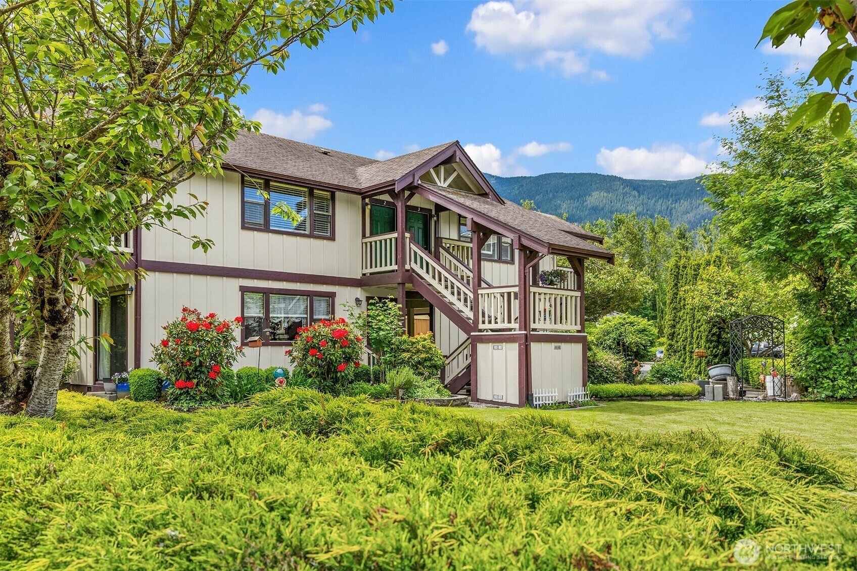 Property Photo:  418  Stow Avenue S  WA 98045 