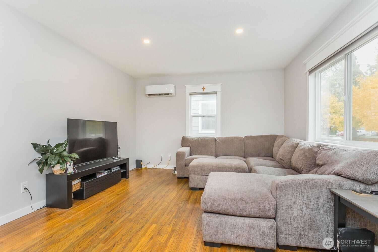 Property Photo: 207 N Colville Street WA 99362