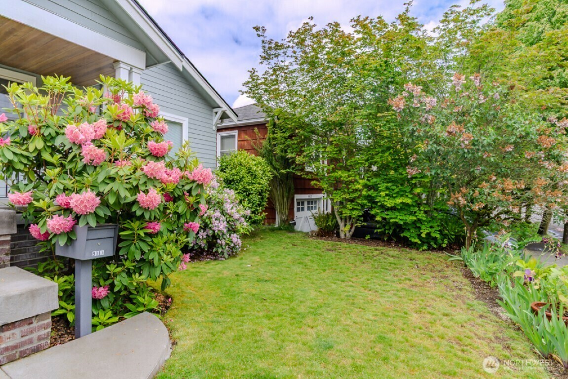 Property Photo: 9017 5th Avenue NE WA 98115