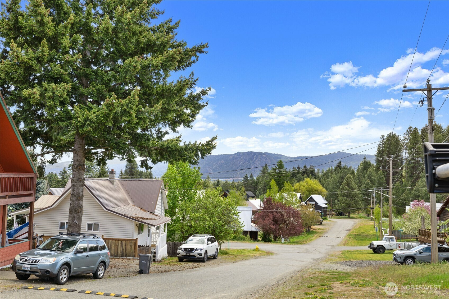 Property Photo: 511 S 2nd Street WA 98941
