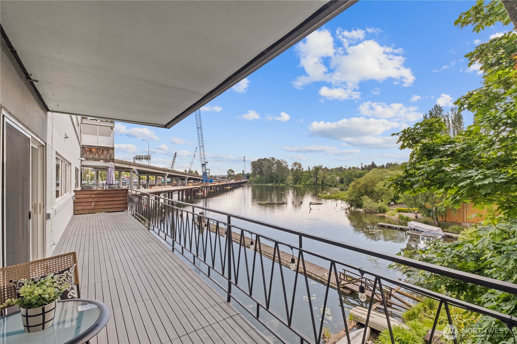 Property Photo:  2524  Boyer Avenue E 108  WA 98102 