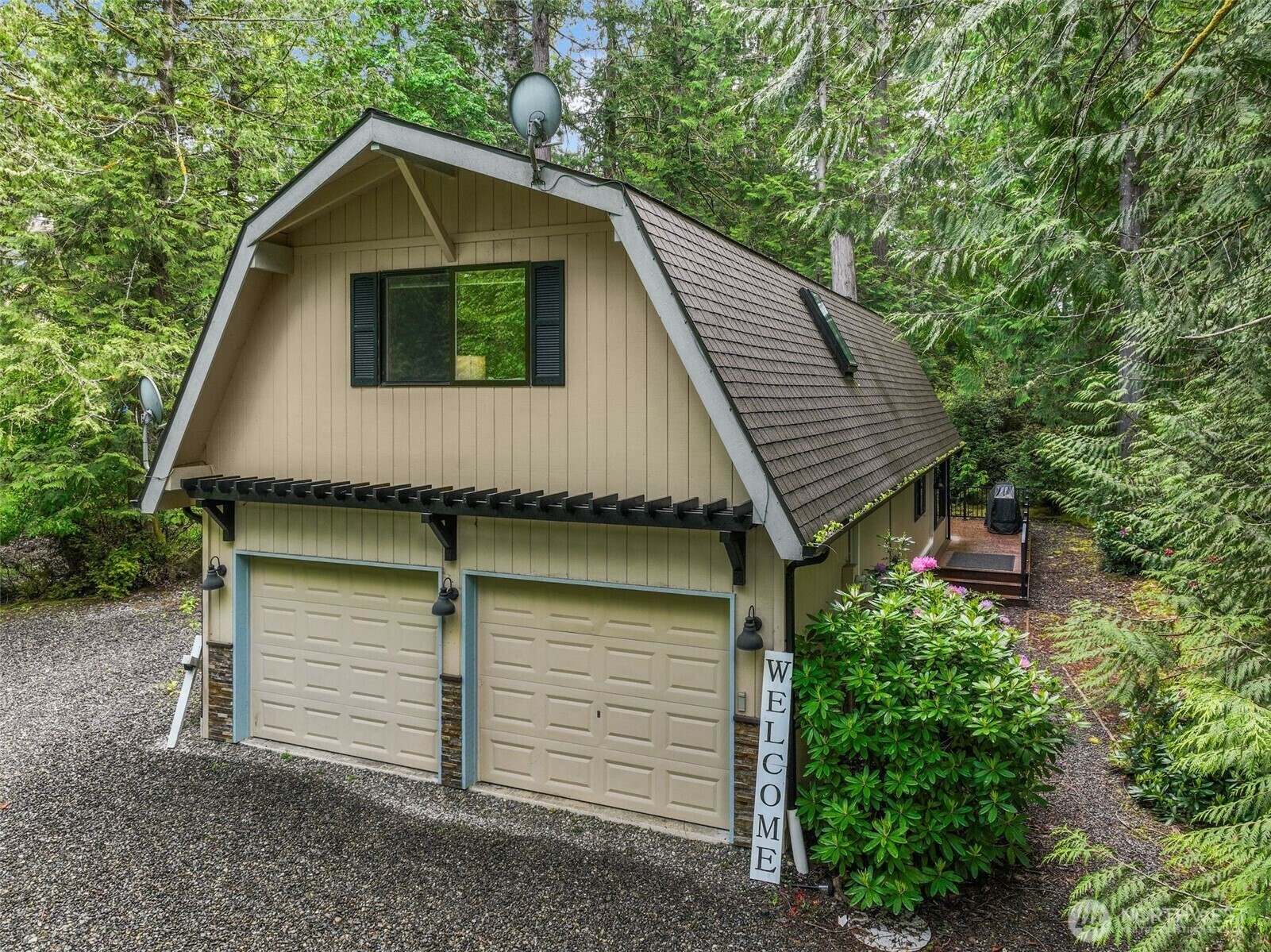 Property Photo:  436 E Pointes Drive E  WA 98584 