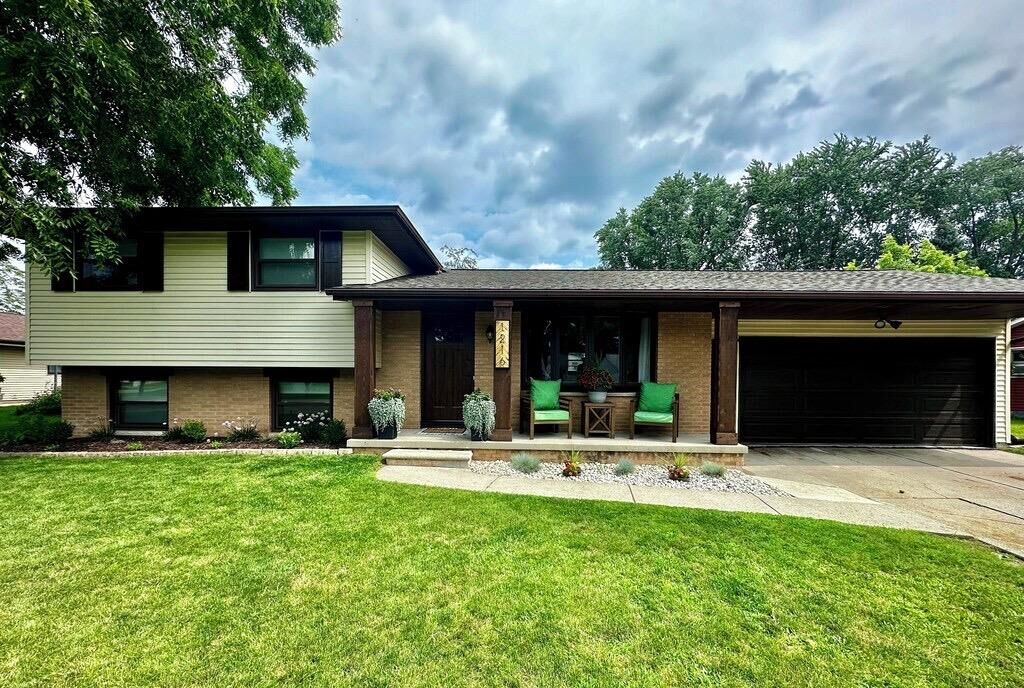 Property Photo:  1216 Valley View Road  WI 54304-4167 