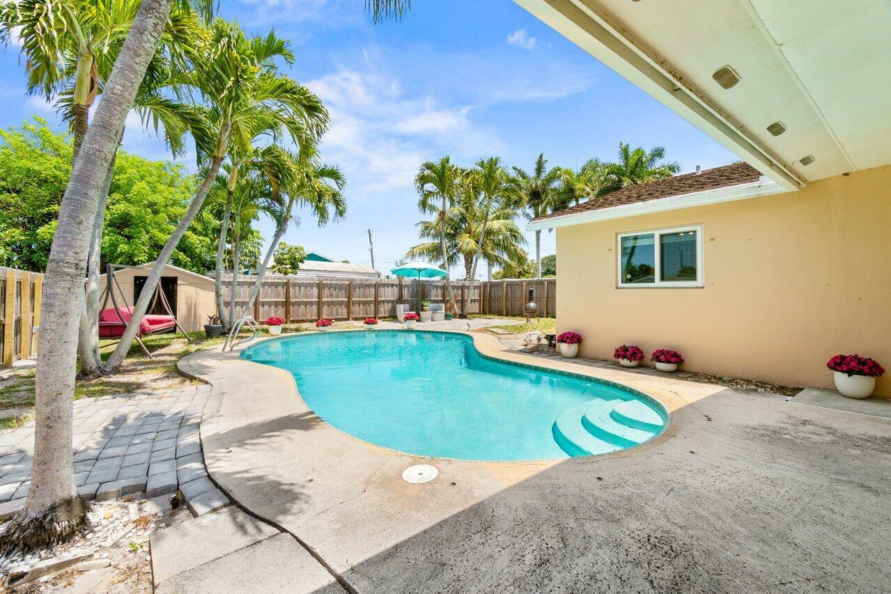 Property Photo: 3187 Buccaneer Road FL 33462
