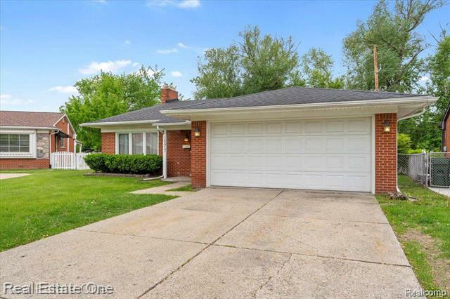 Property Photo: 16917 Cicotte Avenue MI 48101