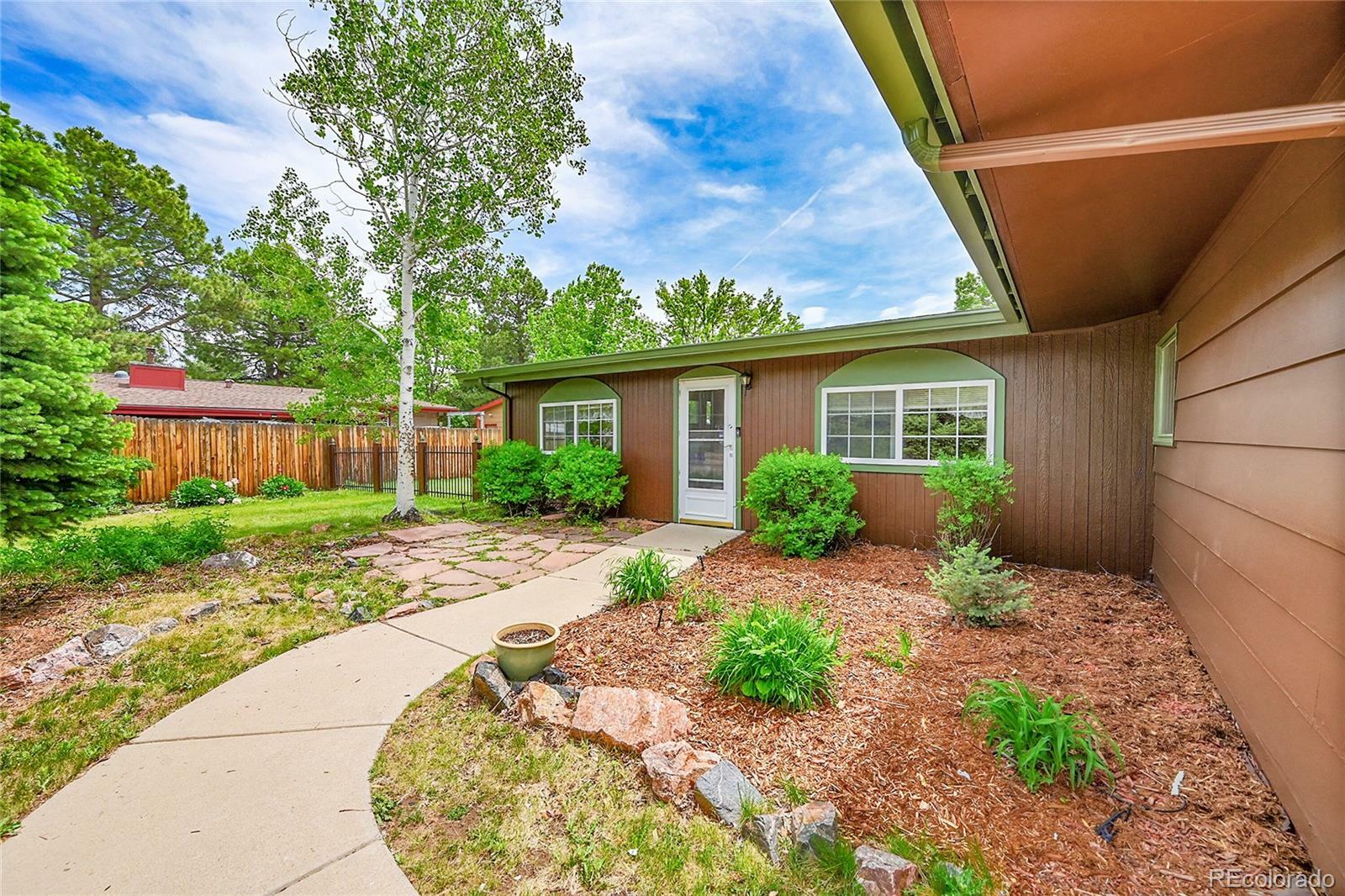 Property Photo:  5722 W Chestnut Avenue  CO 80128 