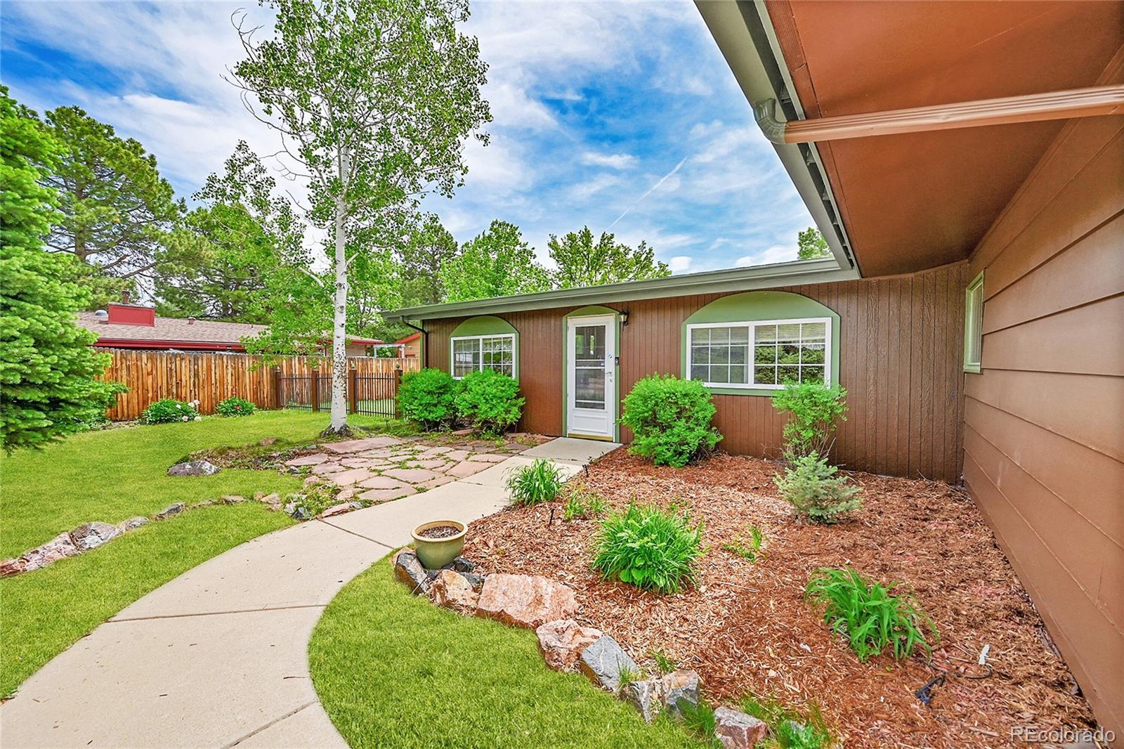 5722 W Chestnut Avenue  Littleton CO 80128 photo