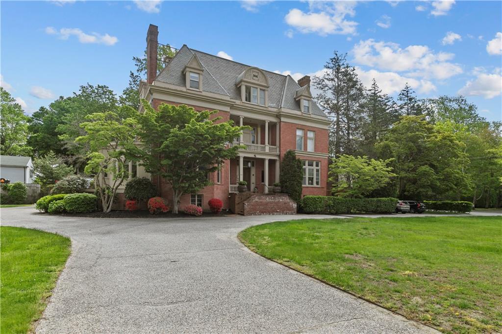 Property Photo:  434 Bellevue Avenue 3A  RI 02840 