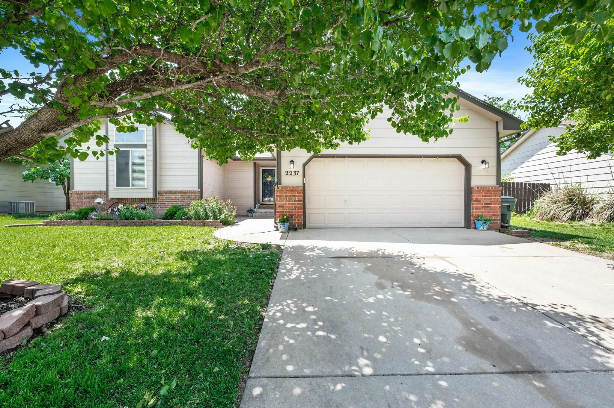 Property Photo: 2237 S Parkridge KS 67209