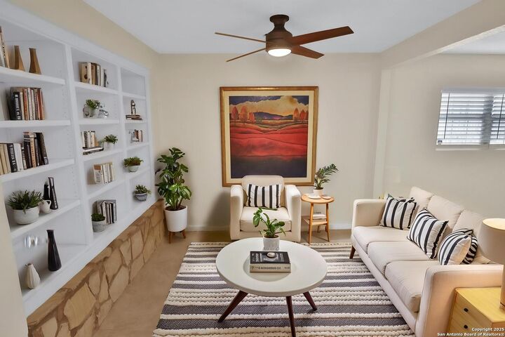 Property Photo: 230 Tammy Dr TX 78216