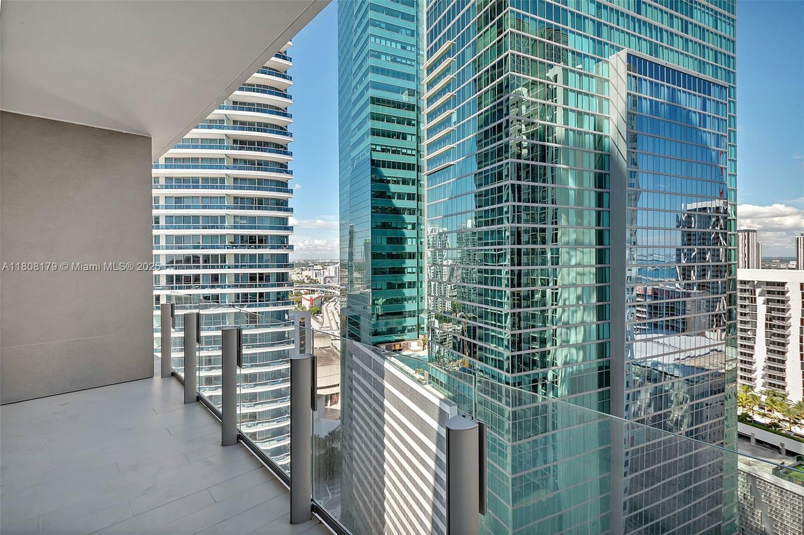 Property Photo: 300 Biscayne Blvd Way 3008 FL 33131