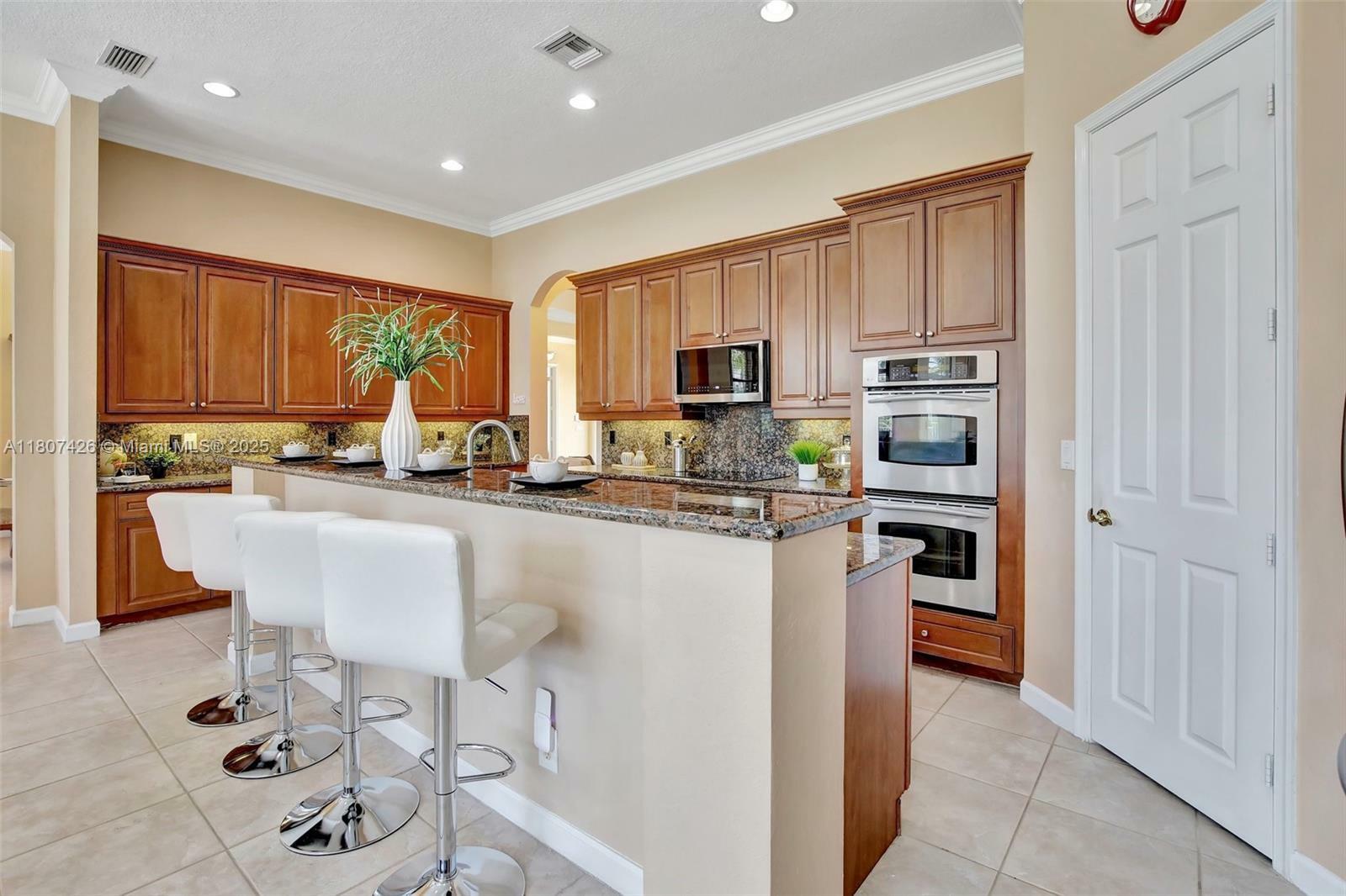 Property Photo: 4779 Tropicana Ave FL 33330
