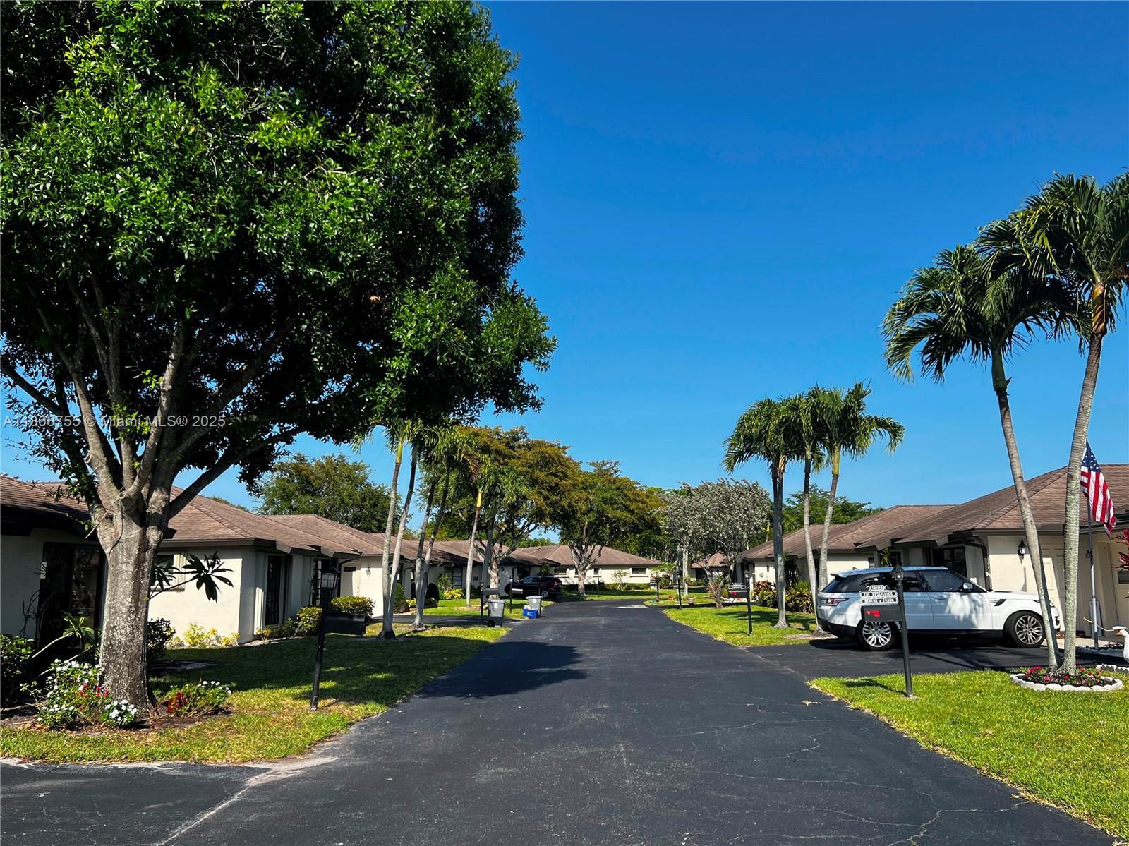 Property Photo: 10198 Dovewood Ln A FL 33436