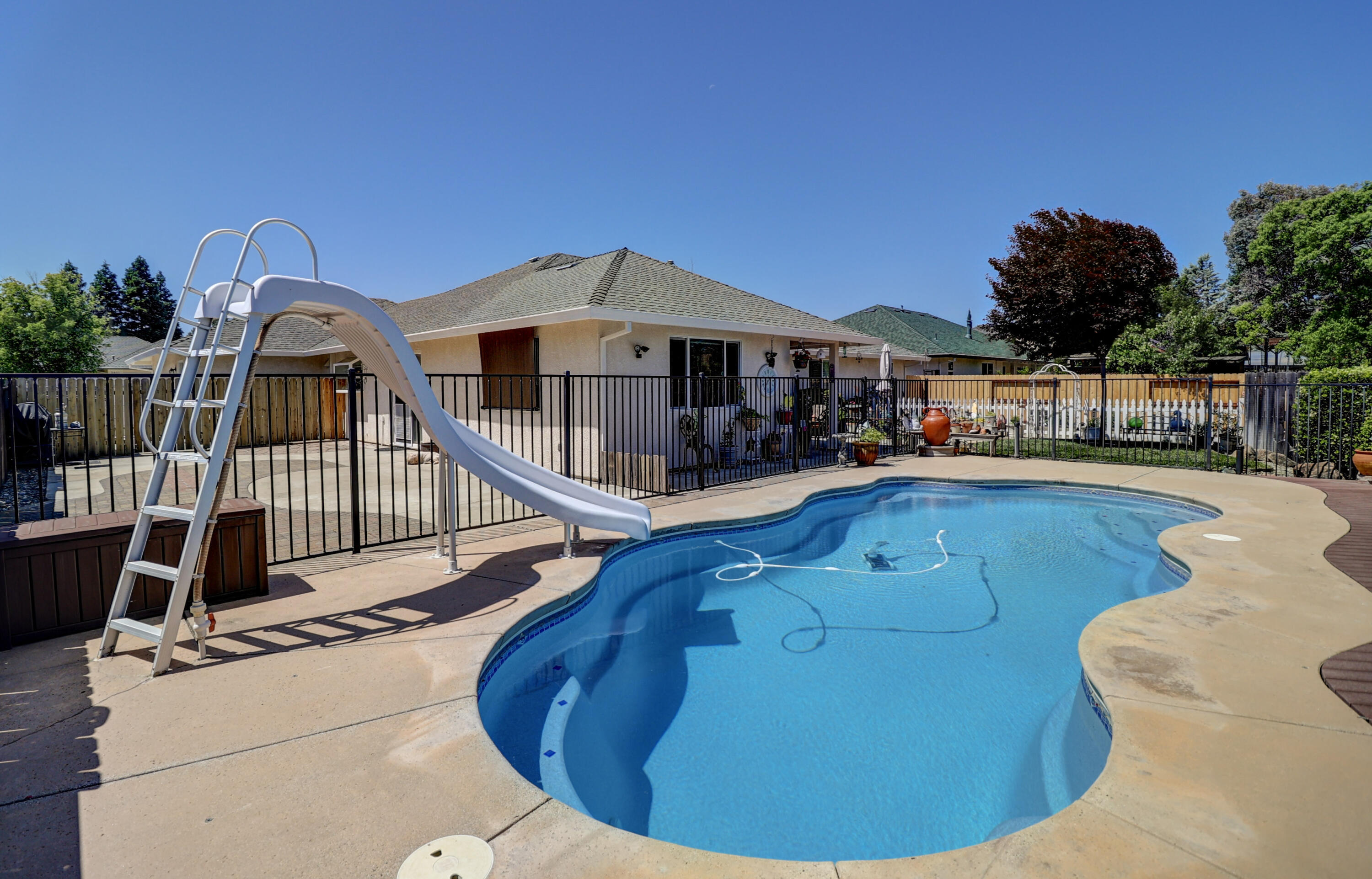 2654 Queens Way  Redding CA 96001 photo