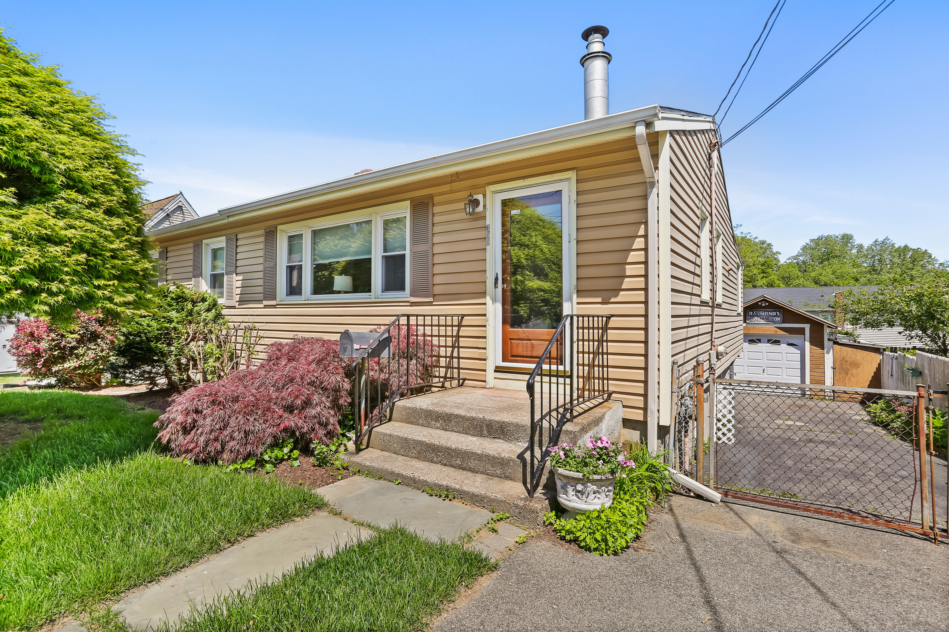 Property Photo:  309 Marlborough Terrace  CT 06825 