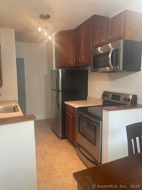 Property Photo: 45 Jefferson Road 4 CT 06405
