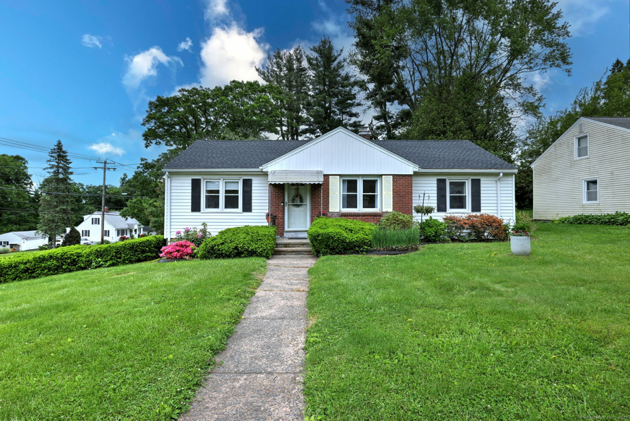 Property Photo: 6 Hillview Avenue CT 06514