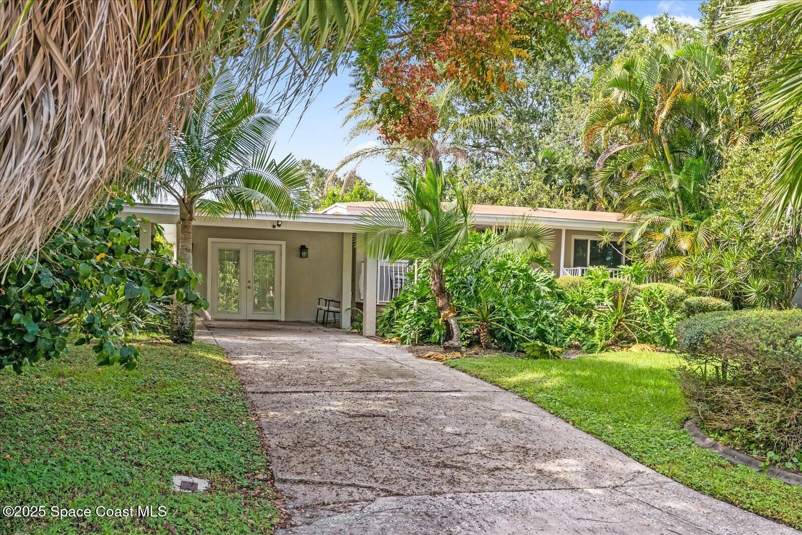Property Photo: 118 S Indian Circle FL 32922