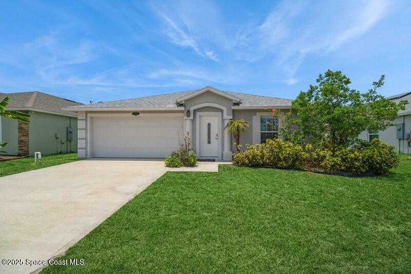 Property Photo: 1332 Tarton Way FL 32926