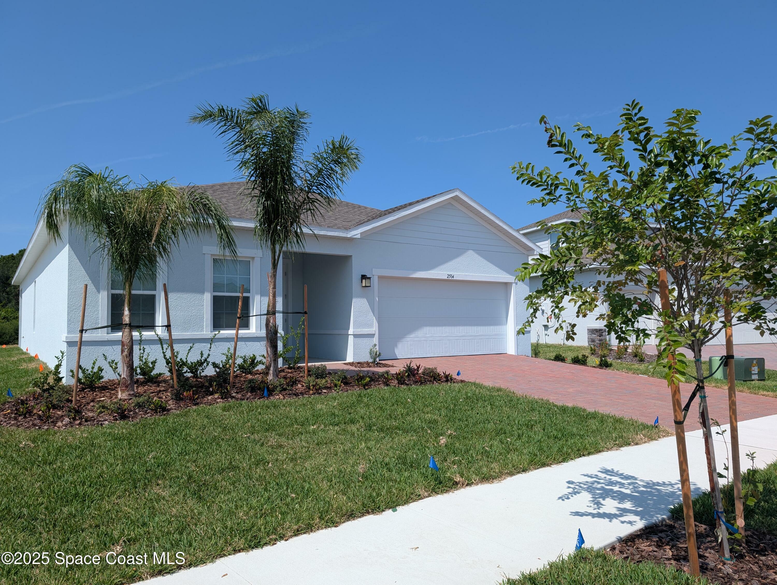 Property Photo: 2504 Landing Drive FL 32796