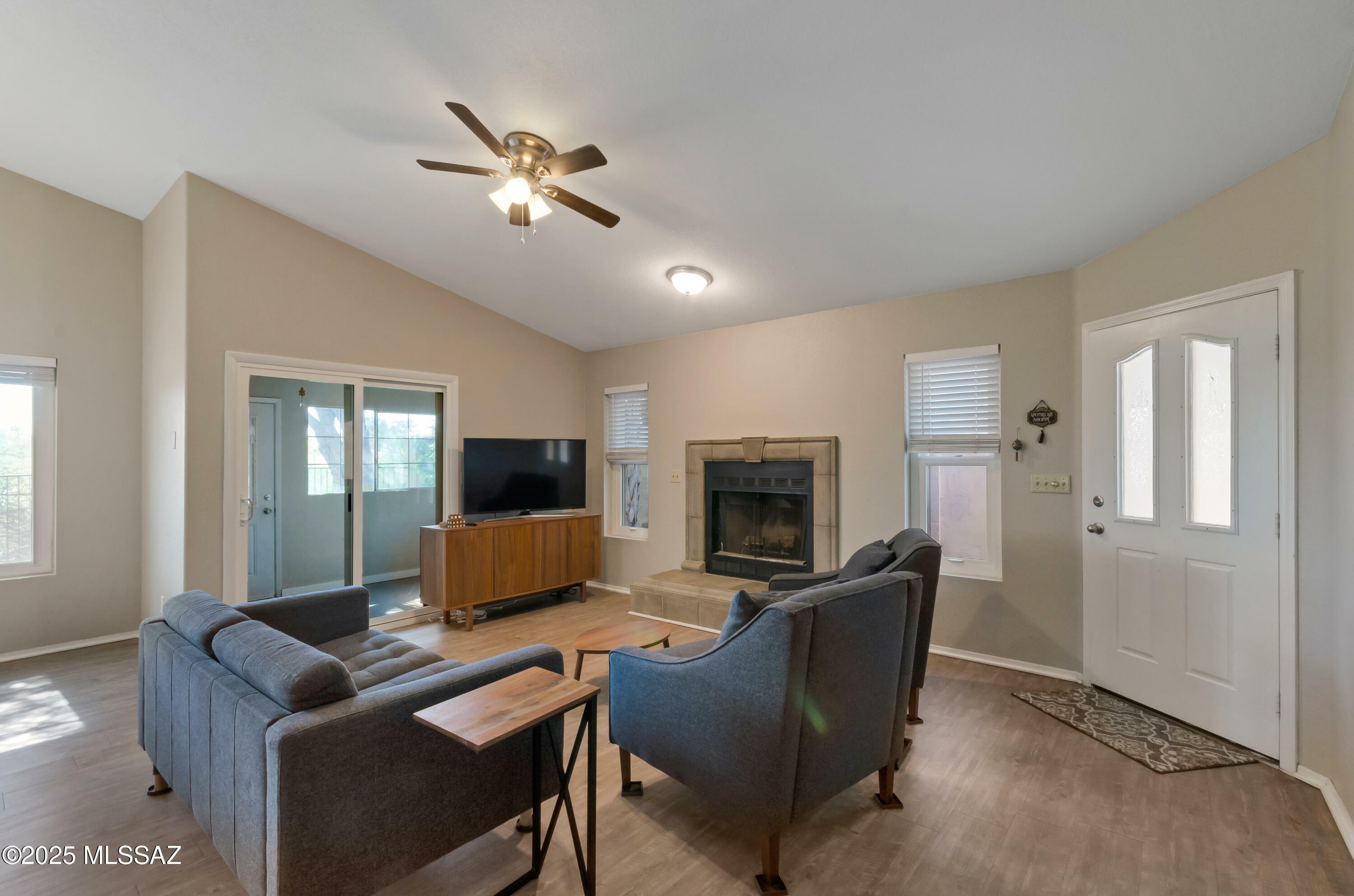 Property Photo: 11561 N Eagle Peak Drive AZ 85737