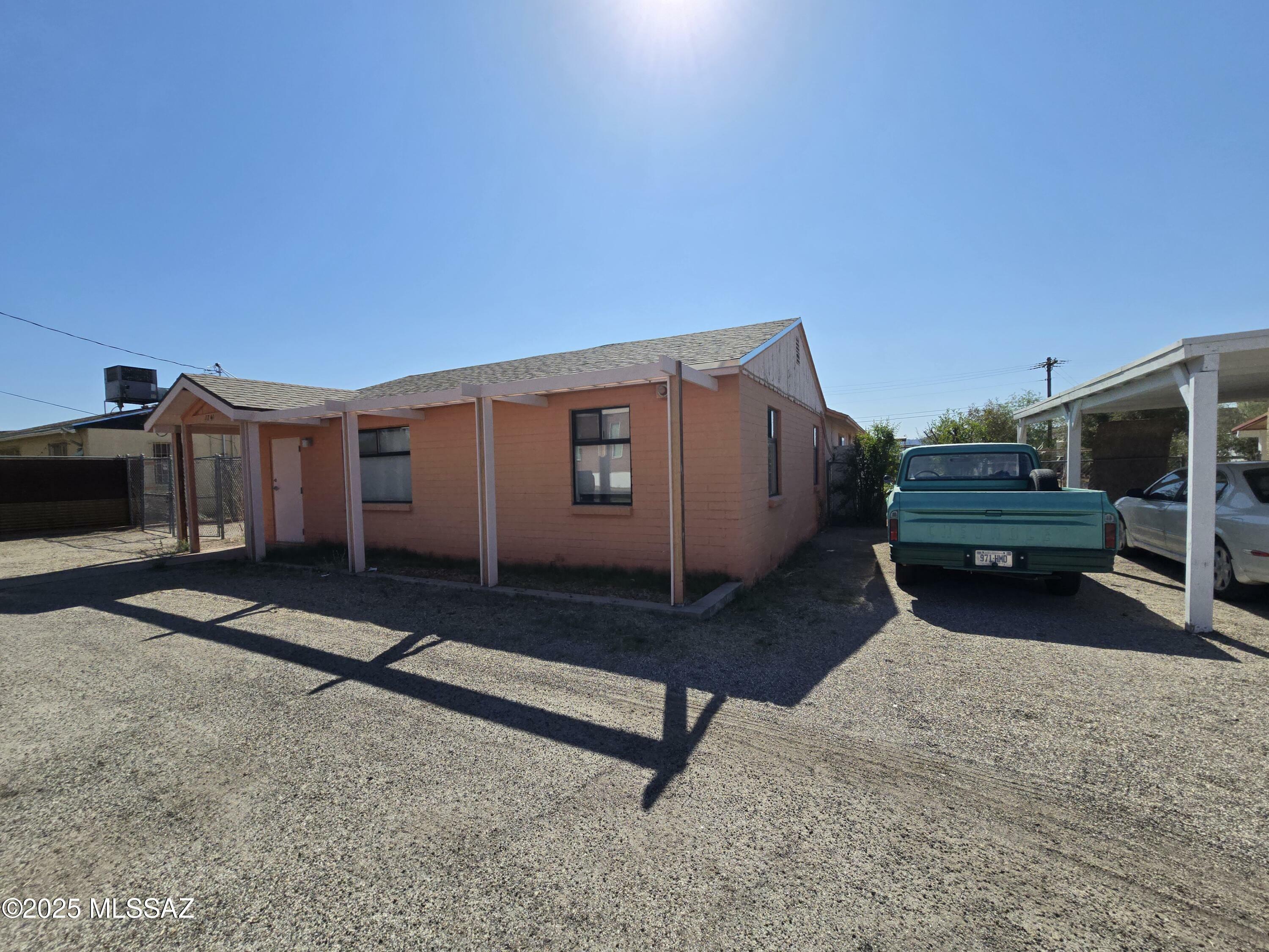 Property Photo: 1741 N 6th Avenue AZ 85705